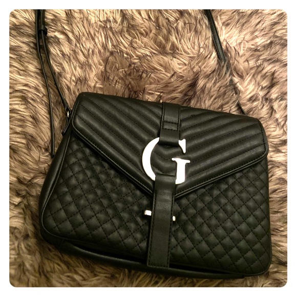 PRETTY BLACK GUESS CROSS BODY BAG. - Picture 1 of 6